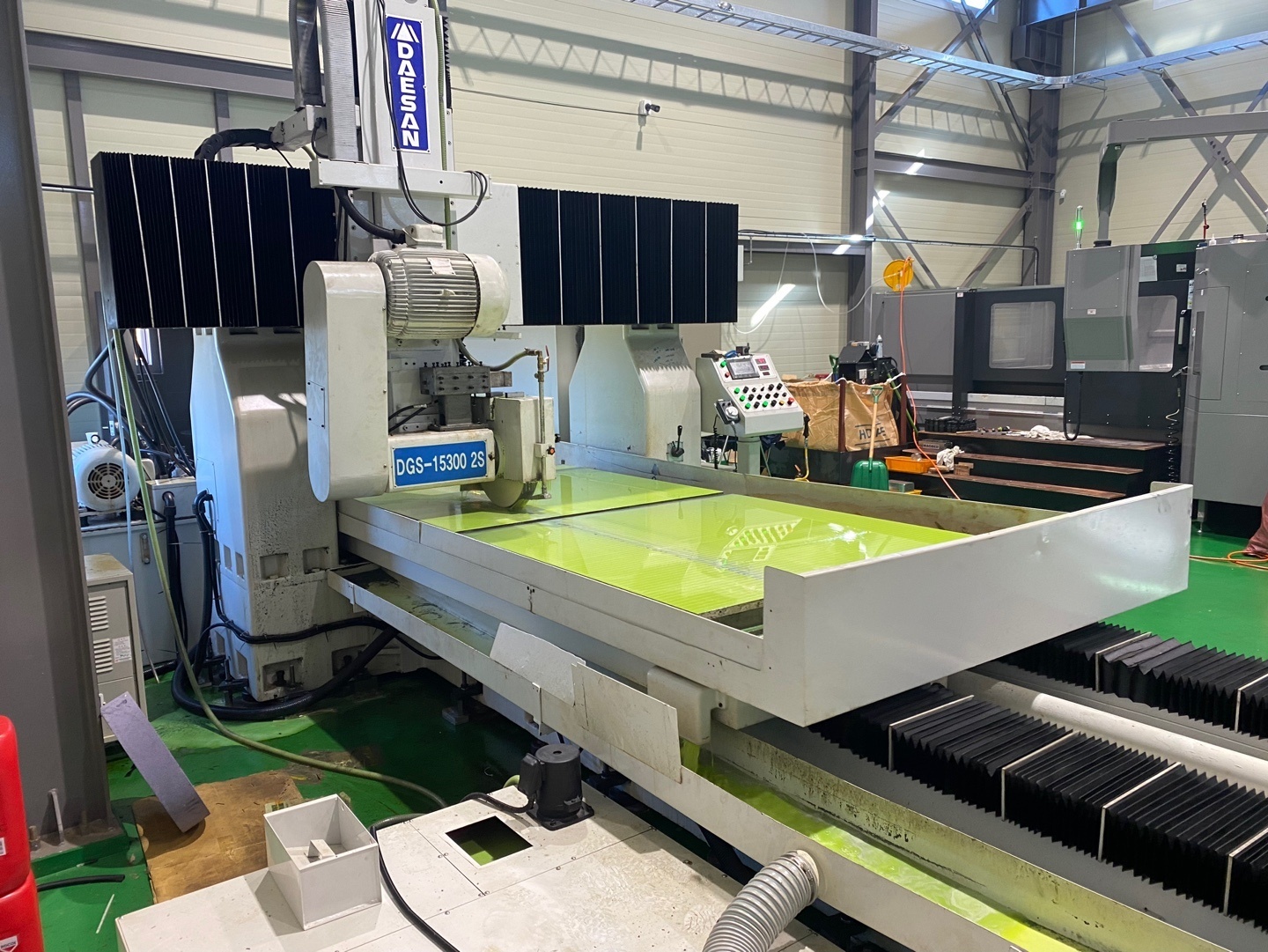 대신문형연삭기 DGS-15300 2S