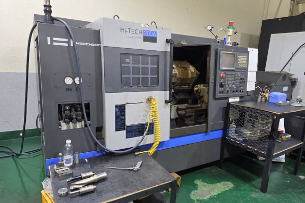 화천CNC선반  HI-TECH200A